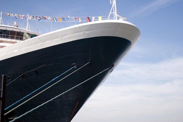 oceanliner_dreamstimemaximum_4043252