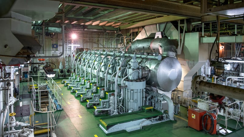 Vessel engine Vessel engine