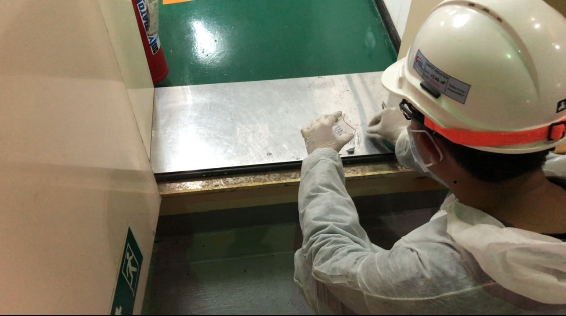 WSM certified HazMat personnel during inspection_3