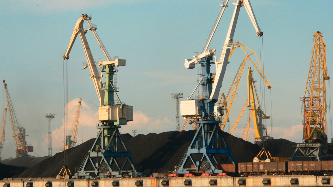 1600 x 900 coal loading